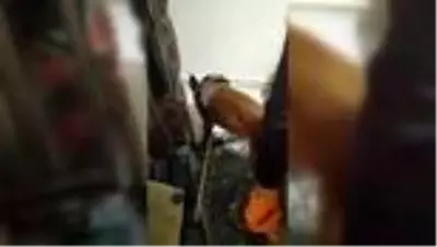Koltuk değneği içine gizlenmiş uyuşturucuyu narkotik köpeği buldu Koltuk değneği içine gizlenmiş uyuşturucuyu narkotik köpeği buldu