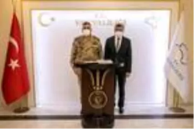Jandarma Genel Komutan Yardımcısı Korgeneral Çardakçı'dan Van Valisi Bilmez'e ziyaret Jandarma Genel Komutan Yardımcısı Korgeneral Çardakçı'dan Van Valisi Bilmez'e ziyaret
