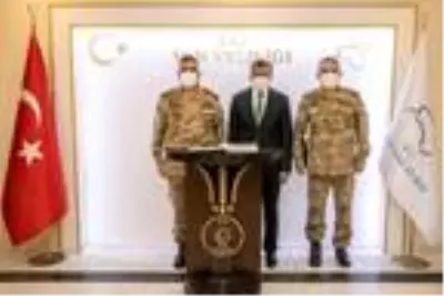 Jandarma Genel Komutan Yardımcısı Korgeneral Çardakçı'dan Van Valisi Bilmez'e ziyaret Jandarma Genel Komutan Yardımcısı Korgeneral Çardakçı'dan Van Valisi Bilmez'e ziyaret
