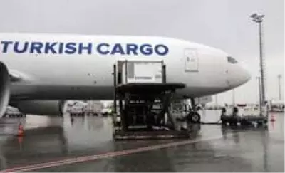 Turkish Cargo, kıtalar arası kurduğu hava kargo köprüsüyle Kovid-19 aşılarını taşıyor Turkish Cargo, kıtalar arası kurduğu hava kargo köprüsüyle Kovid-19 aşılarını taşıyor