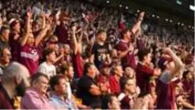 Koronavirüsü dize getiren Avustralya'da 52 bin kişi rugby maçını tribünden takip etti Koronavirüsü dize getiren Avustralya'da 52 bin kişi rugby maçını tribünden takip etti