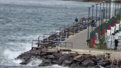 Kuzey Ege denizinde fırtına etkili oluyor Kuzey Ege denizinde fırtına etkili oluyor