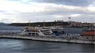Kuzey Ege denizinde fırtına etkili oluyor Kuzey Ege denizinde fırtına etkili oluyor