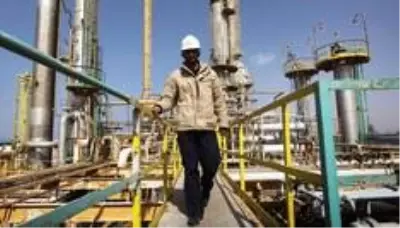 Libya'daki ateşkes sonrası Fransız Total şirketi 'petrol üretimini artırmak için' devrede Libya'daki ateşkes sonrası Fransız Total şirketi 'petrol üretimini artırmak için' devrede