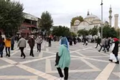 Malatya'da Covid-19 denetimlerinde 29 şahsa ceza Malatya'da Covid-19 denetimlerinde 29 şahsa ceza