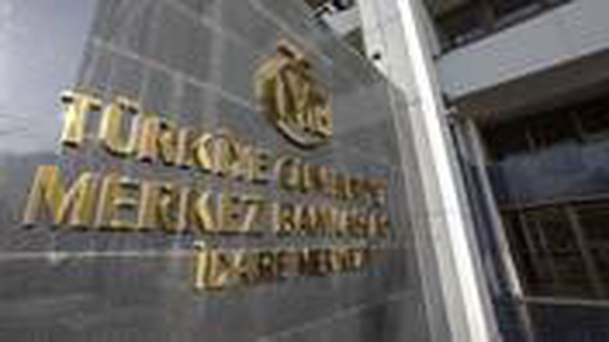 Merkez Bankası rezervleri 2 milyar 890 milyon dolar azalarak 82 milyar 351 milyon dolar oldu
