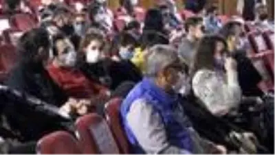 Mersin Devlet Opera ve Balesi 'Yerelden Evrensele'nin prömiyerini sahneledi Mersin Devlet Opera ve Balesi 'Yerelden Evrensele'nin prömiyerini sahneledi