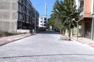 Muradiye'de yol düzenleme çalışmaları sürüyor Muradiye'de yol düzenleme çalışmaları sürüyor