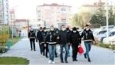 Niğde?de FETÖ şüphelisi 7 kişi daha adliyeye sevk edildi Niğde?de FETÖ şüphelisi 7 kişi daha adliyeye sevk edildi