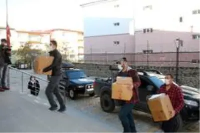 Offroad kulübü ortaokul öğrencilerine kışlık kıyafet yardımı yaptı Offroad kulübü ortaokul öğrencilerine kışlık kıyafet yardımı yaptı