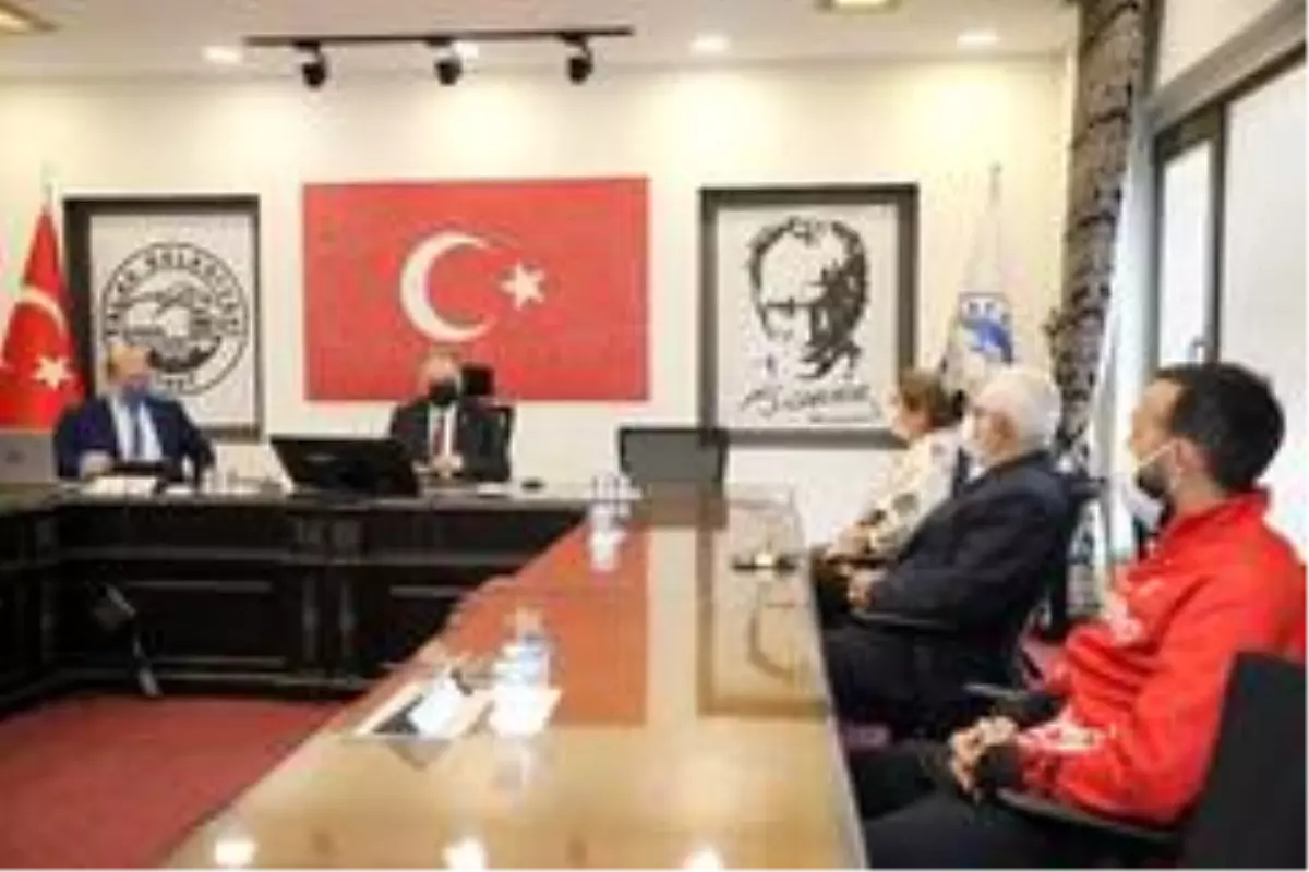 Öğretmen başkan öğretmenlerle buluştu