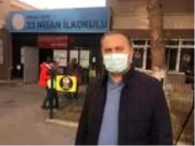 Okul bahçesinde mini hayvanat bahçesi oluşturuldu Okul bahçesinde mini hayvanat bahçesi oluşturuldu