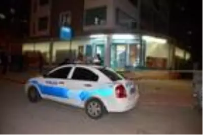 Pompalı tüfekle girdiği marketten 1500 lira gasp etti Pompalı tüfekle girdiği marketten 1500 lira gasp etti