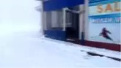 Salda Kayak Merkezi'ne mevsimin ilk karı düştü Salda Kayak Merkezi'ne mevsimin ilk karı düştü