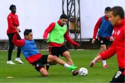 Samsunspor ile Giresunspor 50. randevuya çıkıyor Samsunspor ile Giresunspor 50. randevuya çıkıyor