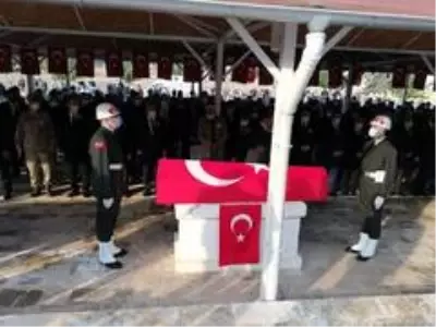 Son dakika... Şanlıurfalı şehit gözyaşlarıyla defnedildi Son dakika... Şanlıurfalı şehit gözyaşlarıyla defnedildi