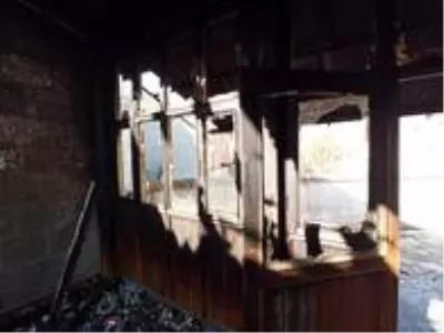 Siirt'te camiye çirkin saldırı: 130 yıllık camiyi ateşe verdiler Siirt'te camiye çirkin saldırı: 130 yıllık camiyi ateşe verdiler
