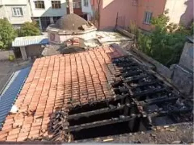 Siirt'te camiye çirkin saldırı: 130 yıllık camiyi ateşe verdiler Siirt'te camiye çirkin saldırı: 130 yıllık camiyi ateşe verdiler