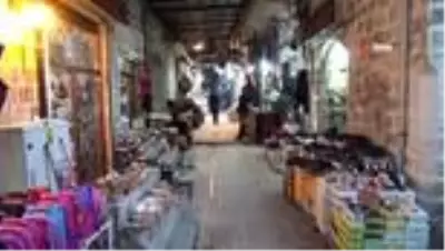 Sokağa çıkma kısıtlamaları en çok esnafı etkiliyor Sokağa çıkma kısıtlamaları en çok esnafı etkiliyor