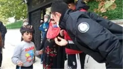 Sokakta yürürken fark ettiği yangında faciayı önledi Sokakta yürürken fark ettiği yangında faciayı önledi