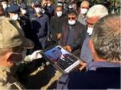 Son dakika: Tabancasından çıkan mermiyle hayatını kaybeden uzman çavuş, toprağa verildi Son dakika: Tabancasından çıkan mermiyle hayatını kaybeden uzman çavuş, toprağa verildi