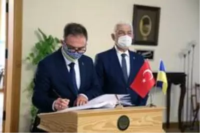 Ukrayna Antalya Konsolosu'ndan Başkan Gürün'e ziyaret Ukrayna Antalya Konsolosu'ndan Başkan Gürün'e ziyaret