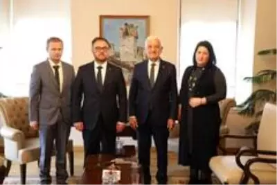 Ukrayna Antalya Konsolosu'ndan Başkan Gürün'e ziyaret Ukrayna Antalya Konsolosu'ndan Başkan Gürün'e ziyaret