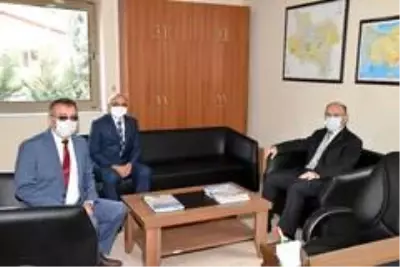Vali Karadeniz kurumların çalışmalarını yakında takip ediyor Vali Karadeniz kurumların çalışmalarını yakında takip ediyor