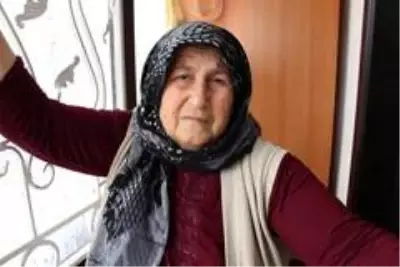 Yaşlı kadın 'sahte polis' tuzağıyla 90 bin lira dolandırıldı Yaşlı kadın 'sahte polis' tuzağıyla 90 bin lira dolandırıldı