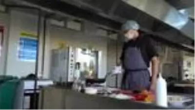 Yemek tabağına sanat katan yetenekli şefler Bursa'daki turizm lisesinde yetiştiriliyor Yemek tabağına sanat katan yetenekli şefler Bursa'daki turizm lisesinde yetiştiriliyor