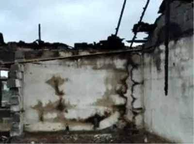 Yenice'de ev ve samanlık küle döndü