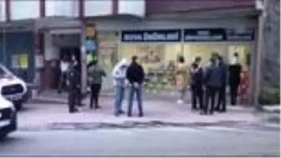 ZONGULDAK - Cinnet getiren kadın hastaneye kaldırıldı ZONGULDAK - Cinnet getiren kadın hastaneye kaldırıldı