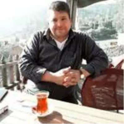 2 çocuk babası, apartmanın merdiven korkuluklarına kendisini astı 2 çocuk babası, apartmanın merdiven korkuluklarına kendisini astı