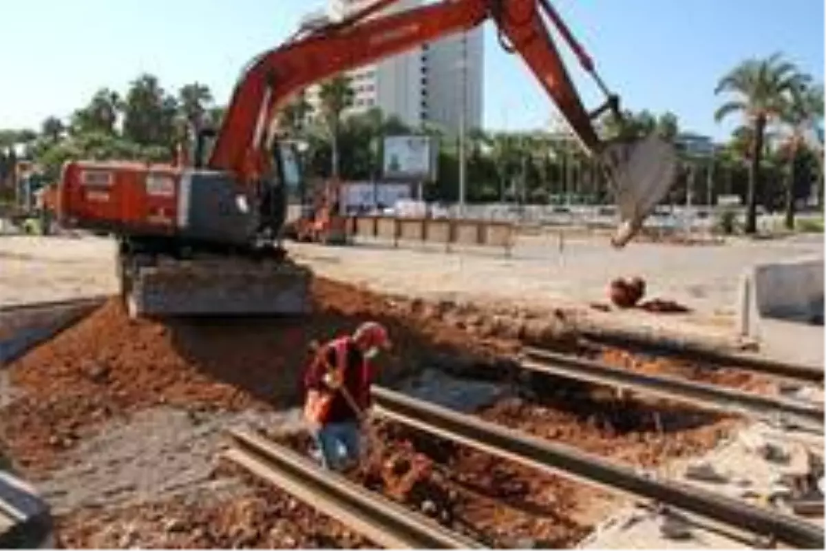 3. Etap Raylı Sistem çalışmaları Falez Kavşağı'nda