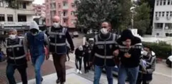 Yürütülen Operasyon: Son dakika... Adana'da bilişim dolandırıcılığı operasyonu: 9 gözaltı Yürütülen Operasyon: Son dakika... Adana'da bilişim dolandırıcılığı operasyonu: 9 gözaltı