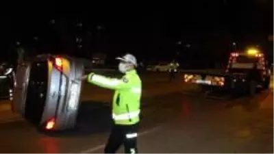 Son dakika! Alkollü sürücü park halindeki araca çarpıp takla attı, kazadan burnu bile kanamadan çıktı Son dakika! Alkollü sürücü park halindeki araca çarpıp takla attı, kazadan burnu bile kanamadan çıktı