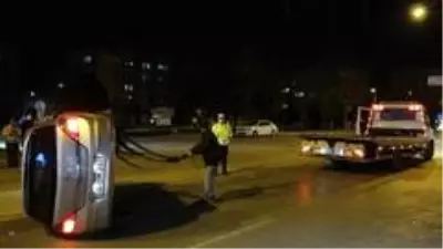 Son dakika! Alkollü sürücü park halindeki araca çarpıp takla attı, kazadan burnu bile kanamadan çıktı Son dakika! Alkollü sürücü park halindeki araca çarpıp takla attı, kazadan burnu bile kanamadan çıktı