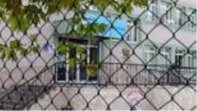 Amasyalı ilkokul öğrencilerden Covid-19 farkındalık videosu: 'Okulumuza kavuşmamız için lütfen siz de maskenizi takar mısınız' Amasyalı ilkokul öğrencilerden Covid-19 farkındalık videosu: 'Okulumuza kavuşmamız için lütfen siz de maskenizi takar mısınız'
