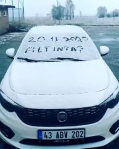 Aslanapa'da mevsimin ilk kar yağışı Aslanapa'da mevsimin ilk kar yağışı