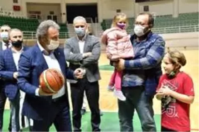 İzmir depreminin sembol ismi Ayda'dan 'iyiyim' pozu İzmir depreminin sembol ismi Ayda'dan 'iyiyim' pozu