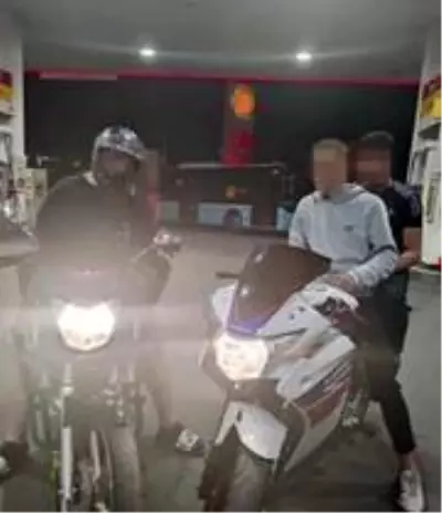 Son Dakika | İstanbul trafiğinde havaya ateş açan motosikletli maganda kamerada Son Dakika | İstanbul trafiğinde havaya ateş açan motosikletli maganda kamerada