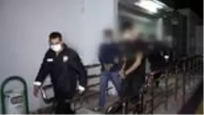 Son Dakika | Bir iş yerine yapılan baskında 6 tabanca ele geçirildi Son Dakika | Bir iş yerine yapılan baskında 6 tabanca ele geçirildi