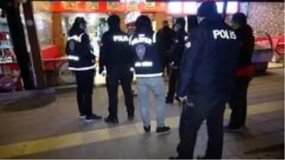 Son dakika haberi... Bursa'da kısıtlamanın ilk dakikalarında polis ekiplerinden denetim Son dakika haberi... Bursa'da kısıtlamanın ilk dakikalarında polis ekiplerinden denetim