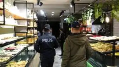 Son dakika haberi... Bursa'da kısıtlamanın ilk dakikalarında polis ekiplerinden denetim Son dakika haberi... Bursa'da kısıtlamanın ilk dakikalarında polis ekiplerinden denetim