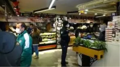 Son dakika haberi... Bursa'da kısıtlamanın ilk dakikalarında polis ekiplerinden denetim Son dakika haberi... Bursa'da kısıtlamanın ilk dakikalarında polis ekiplerinden denetim