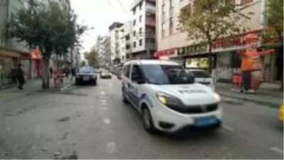 Bursa'da kontrolden çıkan motosiklet savruldu...İki kişi ölümden böyle döndü Bursa'da kontrolden çıkan motosiklet savruldu...İki kişi ölümden böyle döndü