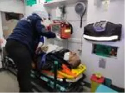 Bursa'da otomobil akaryakıt tankerine çarptı: 1 ölü, 2 yaralı Bursa'da otomobil akaryakıt tankerine çarptı: 1 ölü, 2 yaralı