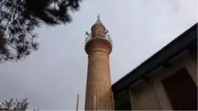 Cami 5 kez yıkıldı, minaresi 4 asırdır ayakta Cami 5 kez yıkıldı, minaresi 4 asırdır ayakta