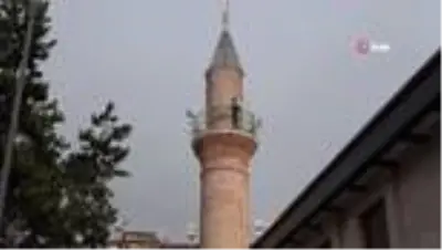 Cami 5 kez yıkıldı, minaresi 4 asırdır ayakta Cami 5 kez yıkıldı, minaresi 4 asırdır ayakta