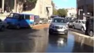 Çevre düzenlemesi yapılan çarşıda esnafın toz isyanı Çevre düzenlemesi yapılan çarşıda esnafın toz isyanı